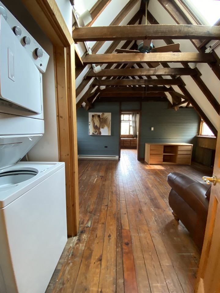 904 W 4th St #3 - Photo 4 of 33