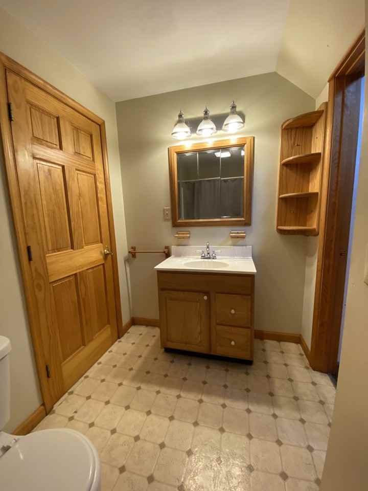 904 W 4th St #3 - Photo 5 of 33