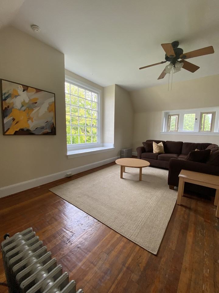 904 W 4th St #3 - Photo 3 of 33