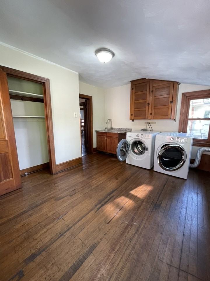 1524 W 4th St - Photo 3 of 31