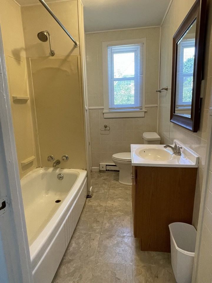 511 8th Ave #1 - Photo 5 of 13