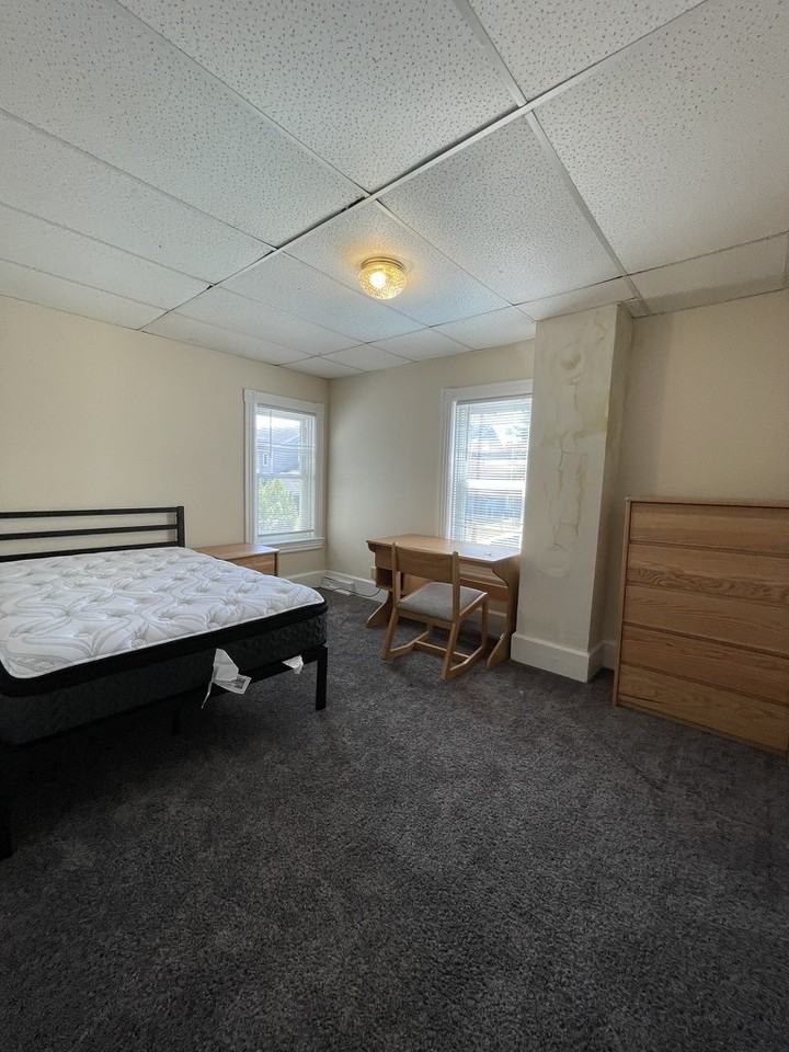 511 8th Ave #1 - Photo 4 of 13