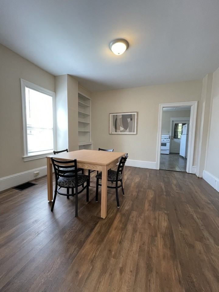 511 8th Ave #1 - Photo 6 of 13