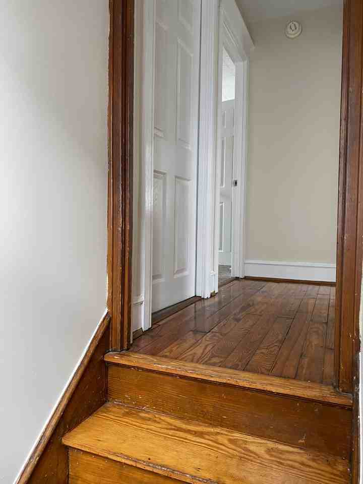 1204 Memorial Ave #3 - Photo 5 of 22