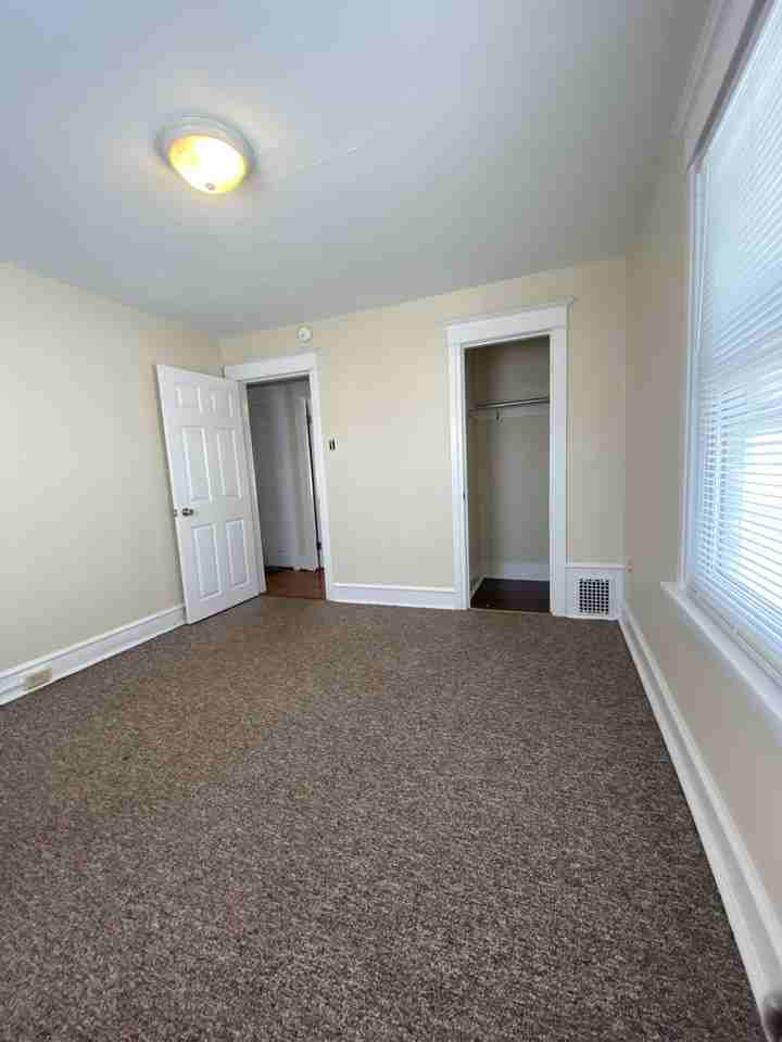 1204 Memorial Ave #3 - Photo 2 of 22