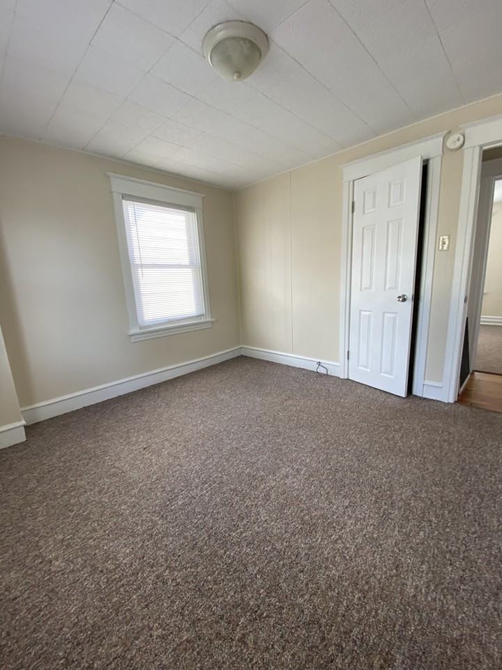 1204 Memorial Ave #3 - Photo 2 of 22