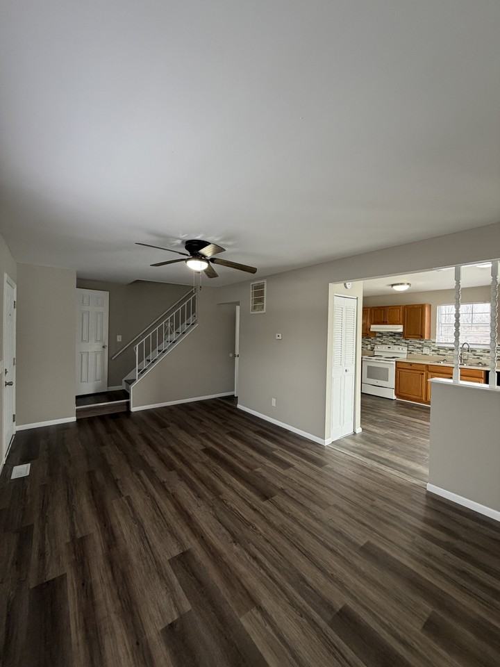 2003 E Florida Ave #B - Photo 5 of 24