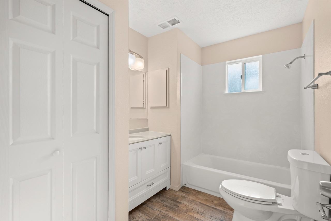 572 Star Villa Cir Se - Photo 4 of 12