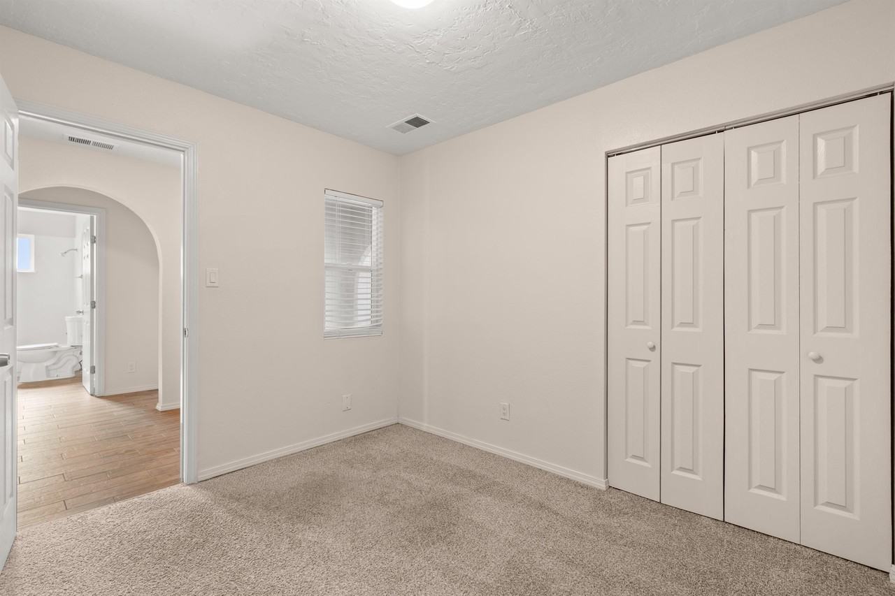 572 Star Villa Cir Se - Photo 5 of 12