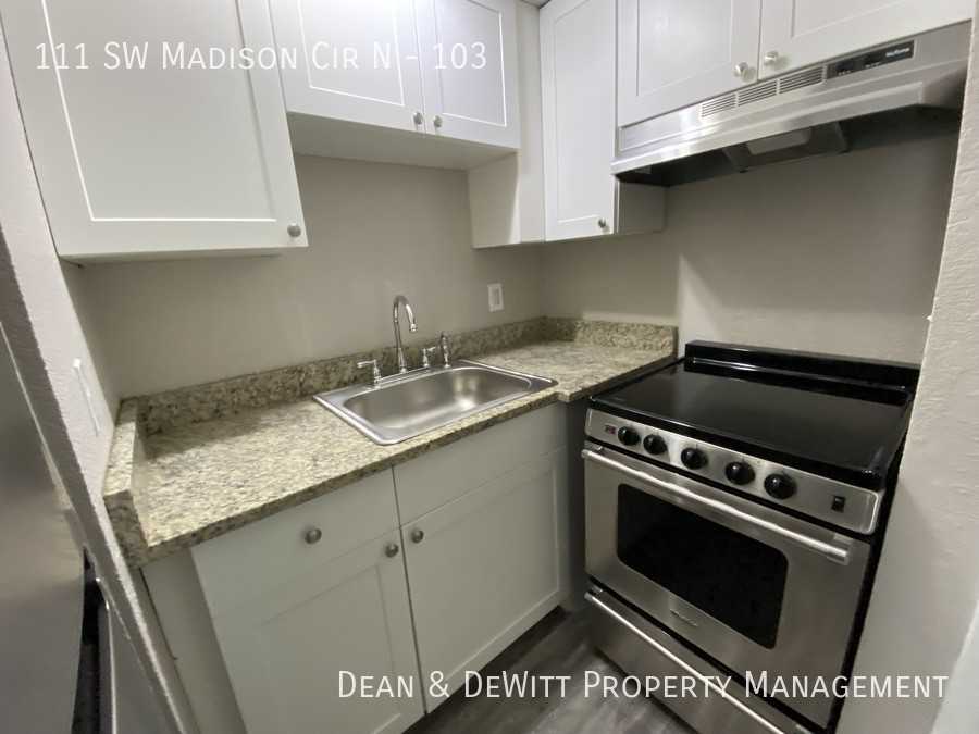 111 Sw Madison Cir N #103 - Photo 4 of 14