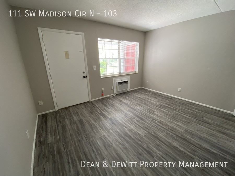 111 Sw Madison Cir N #103 - Photo 5 of 14