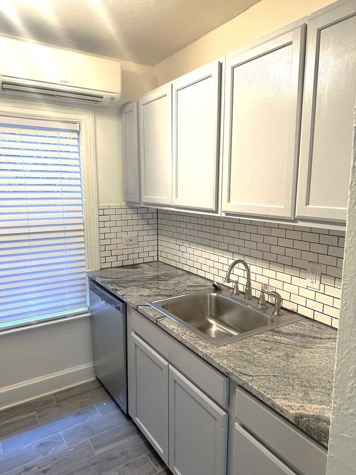 Wycliff Ave & Oak Lawn Ave #1BD7 - Photo 4 of 11