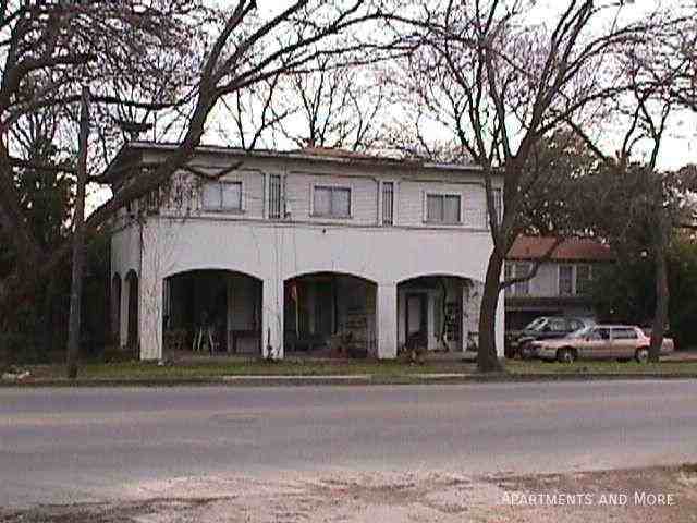 827 W Hopkins St #3 - Photo 2 of 8