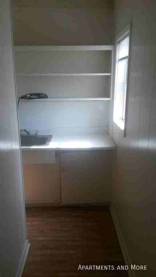 827 W Hopkins St #3 - Photo 7 of 8