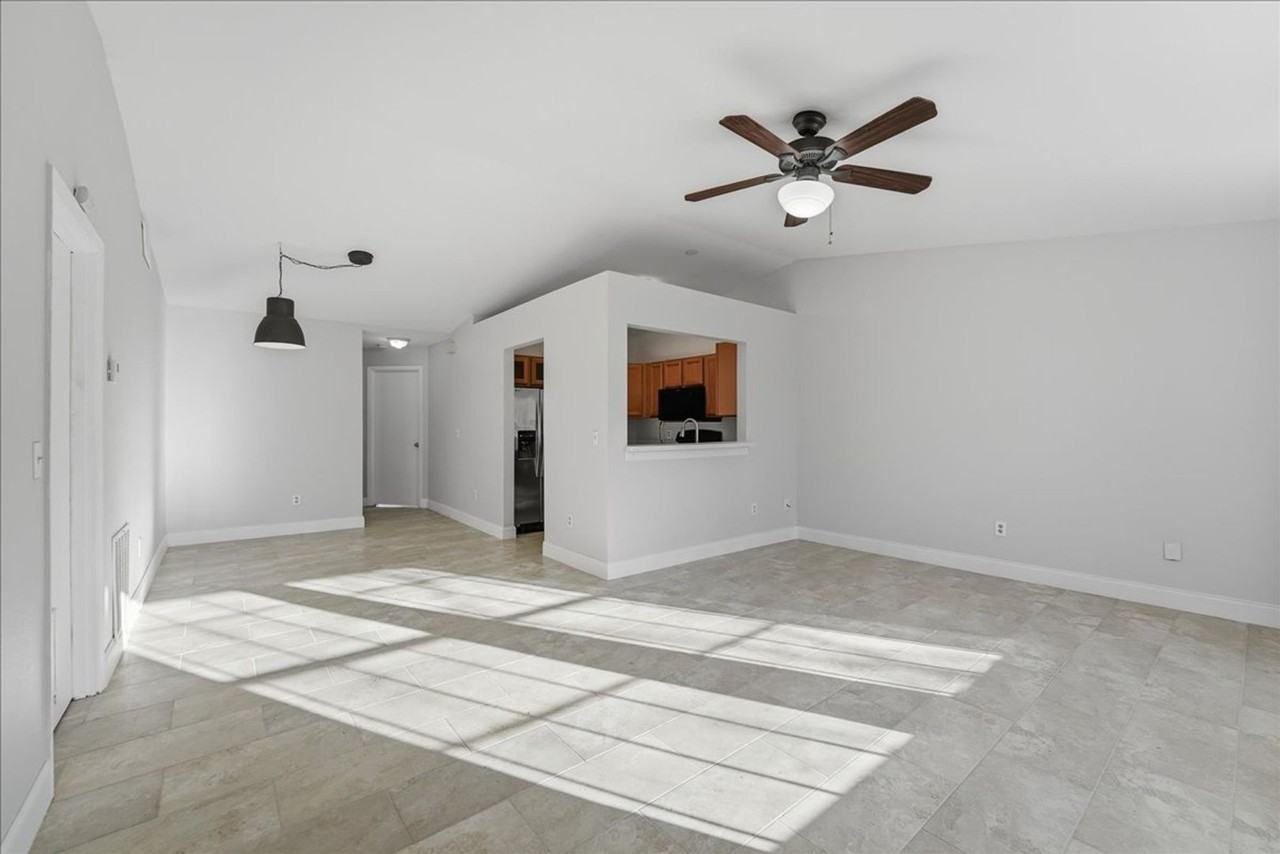 1037 Chambord Ct - Photo 2 of 12