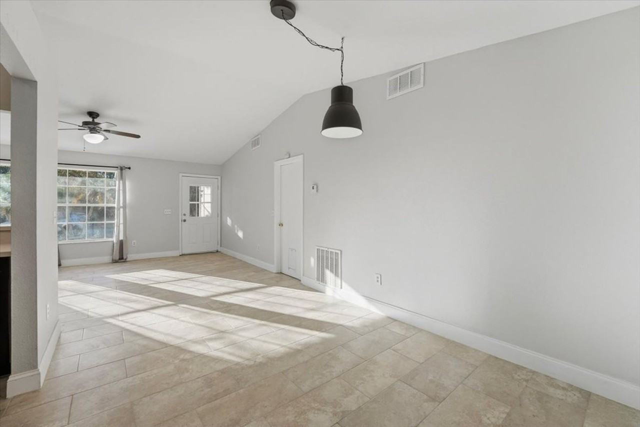 1037 Chambord Ct - Photo 4 of 12