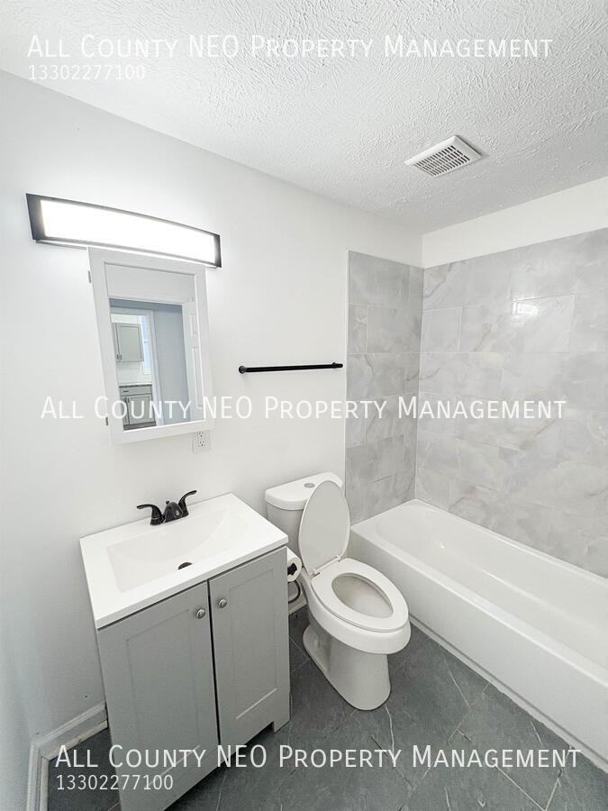 2232 W 104th St - Photo 6 of 10