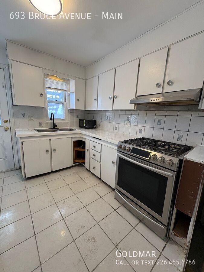 693 Bruce Ave #MAIN - Photo 3 of 10