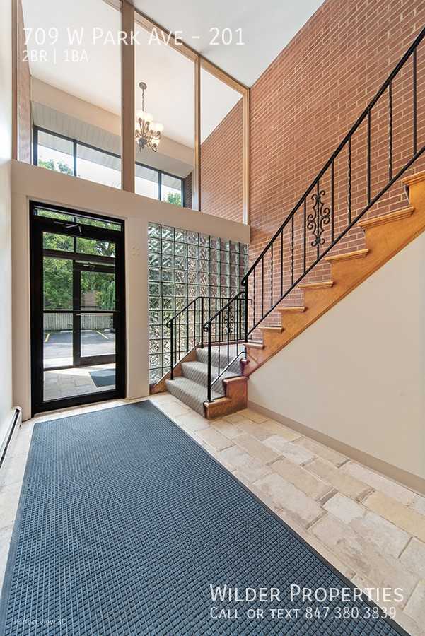 709 W Park Ave #201 - Photo 2 of 4