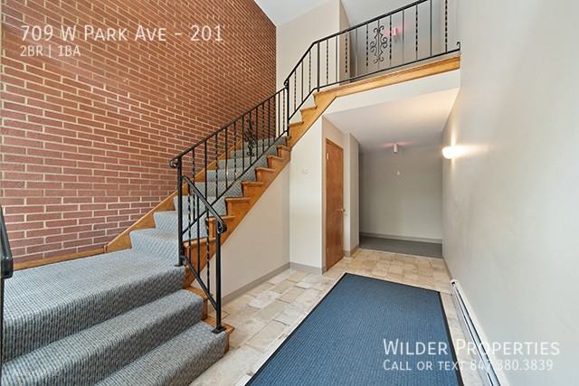 709 W Park Ave #201 - Photo 3 of 4
