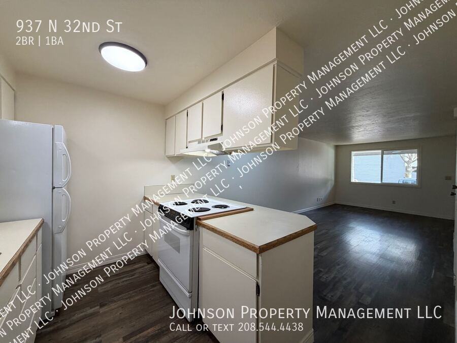 937 N 32nd St - Photo 2 of 11