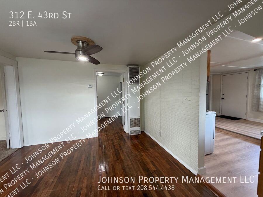 312 E 43rd St - Photo 7 of 13