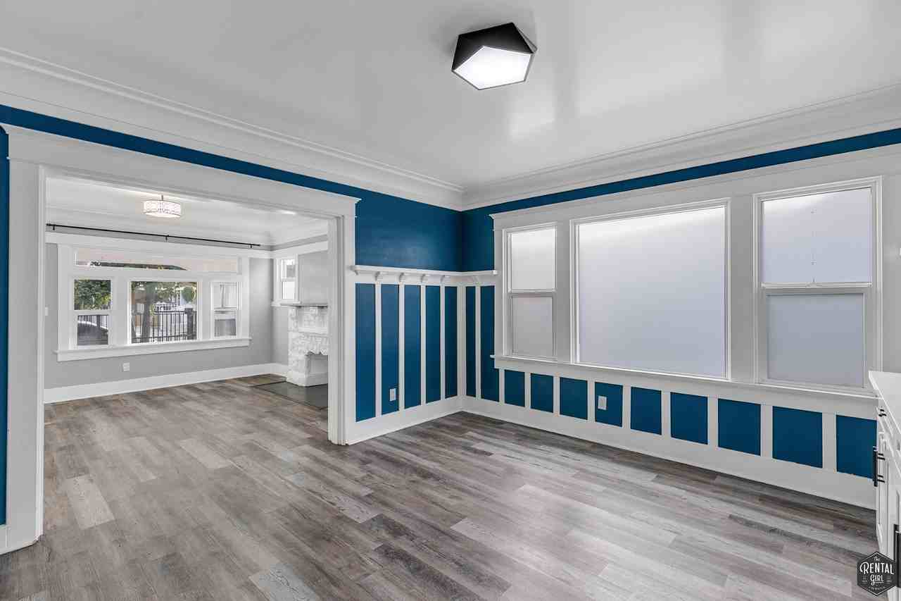 641 W 43rd St - Photo 6 of 23