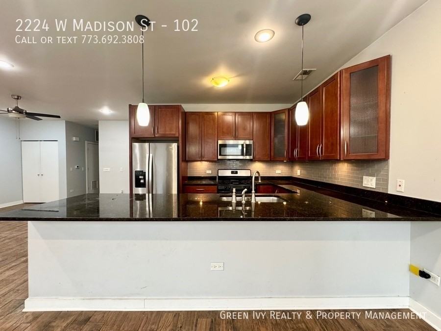 2224 W Madison St #102 - Photo 7 of 19