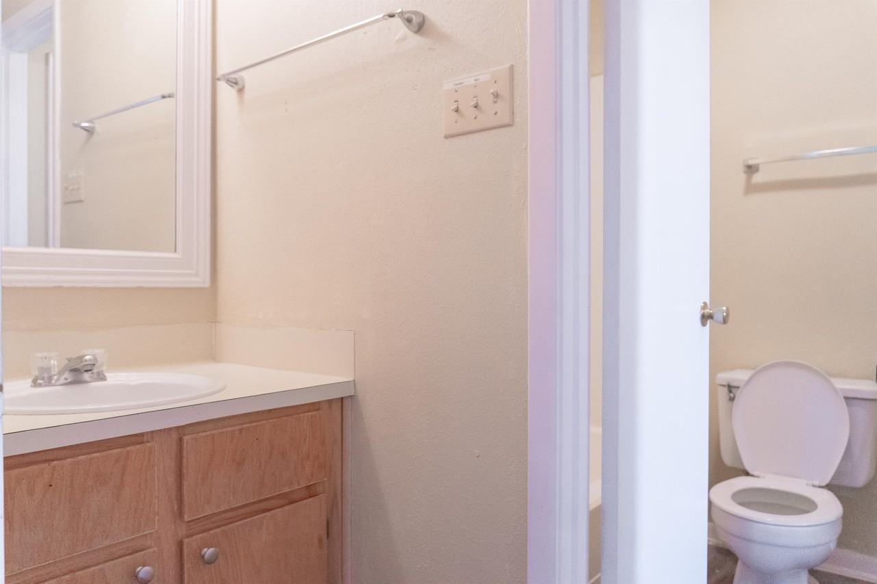 702 San Pedro Dr - Photo 4 of 13