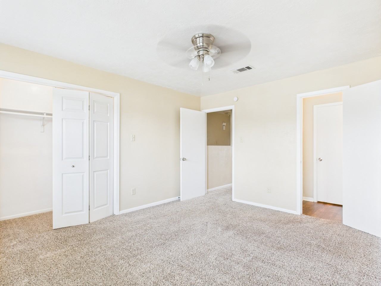 800 San Pedro Dr - Photo 7 of 24