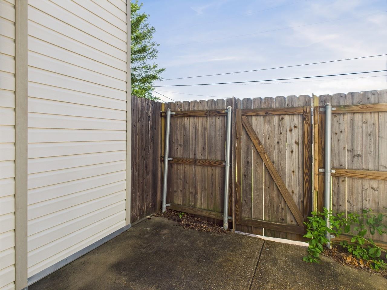 704 San Pedro Dr - Photo 4 of 16