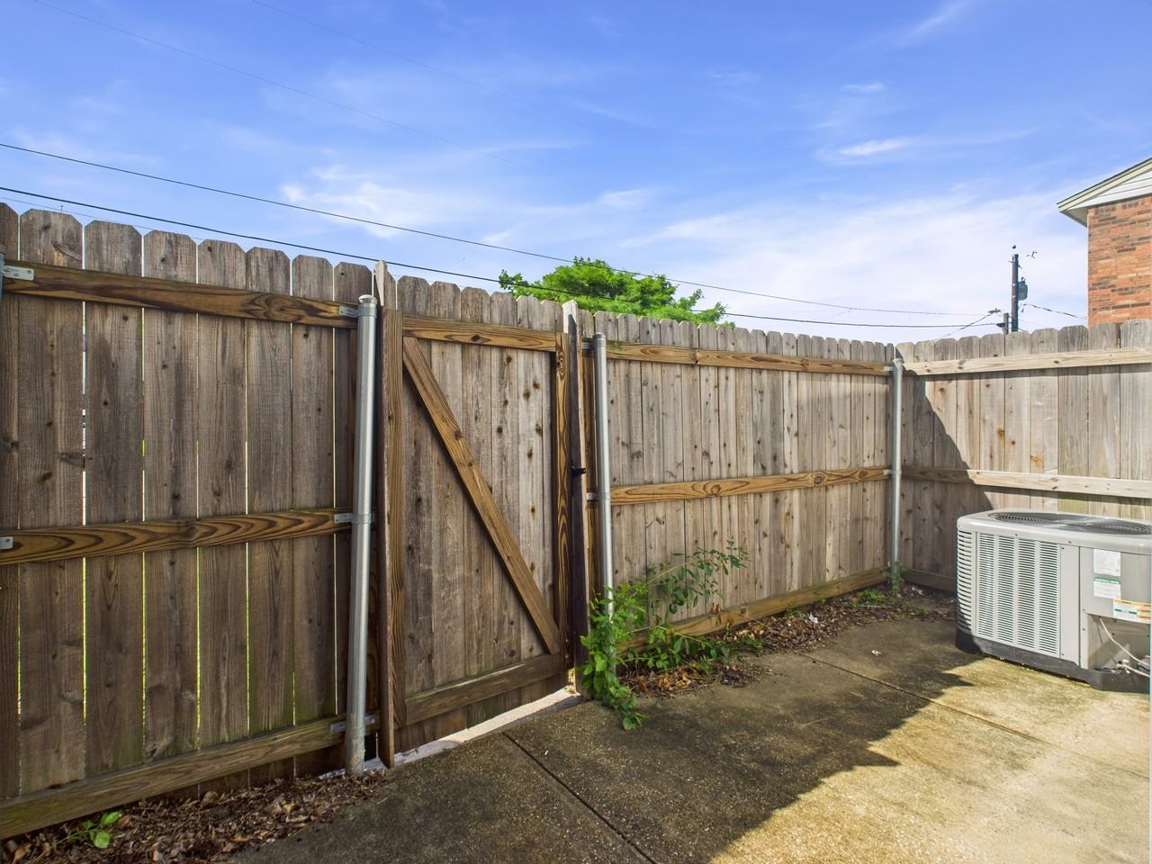 704 San Pedro Dr - Photo 5 of 16