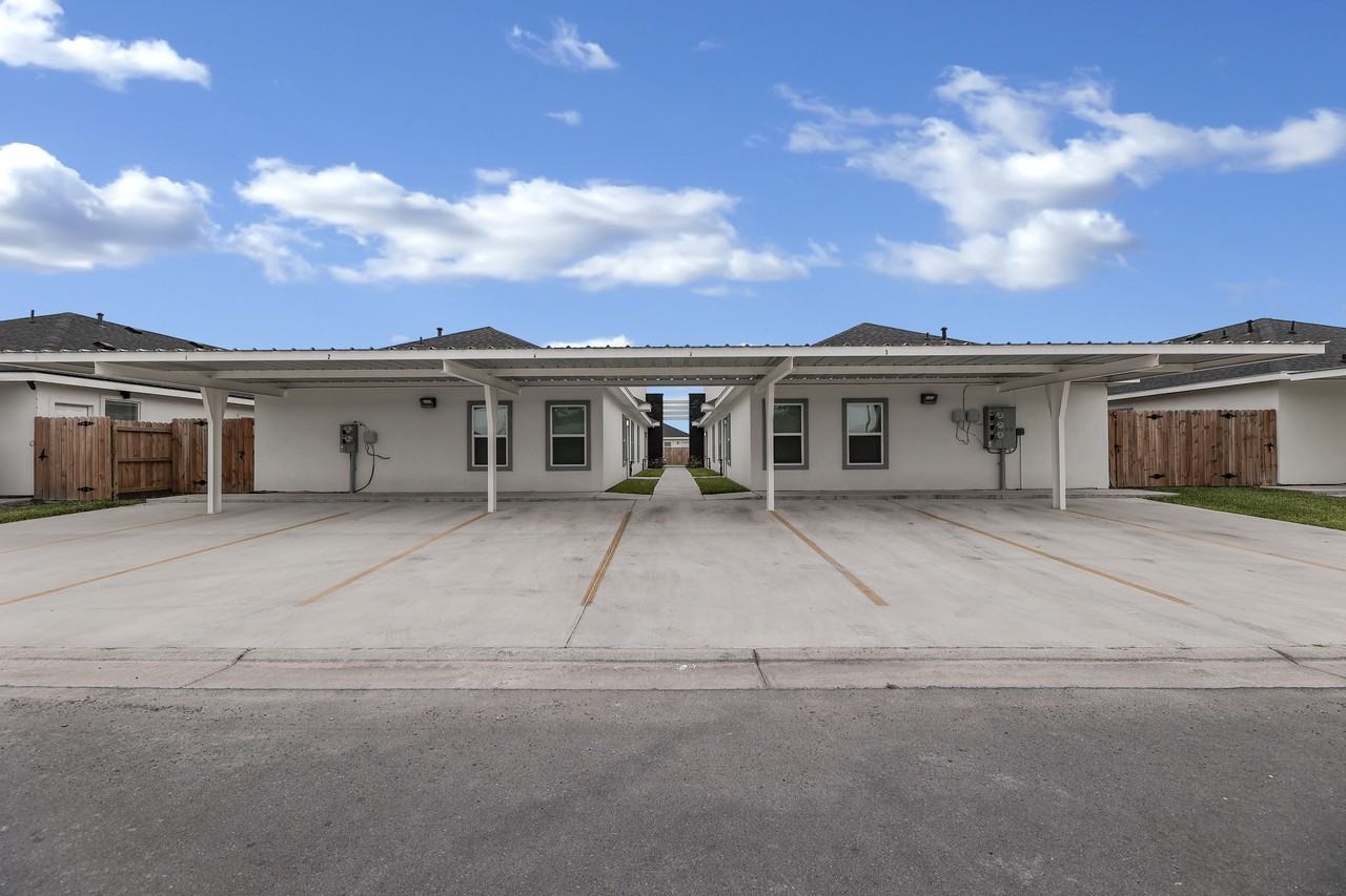 11014 N 33rd Ln #4 - Photo 6 of 17