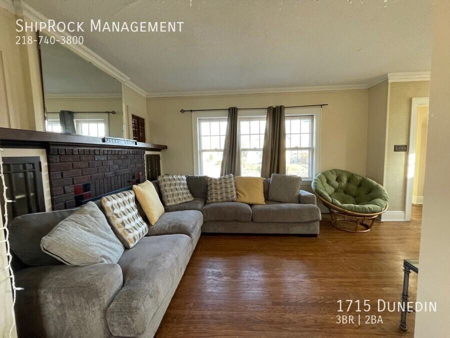 1715 Dunedin Ave - Photo 3 of 12