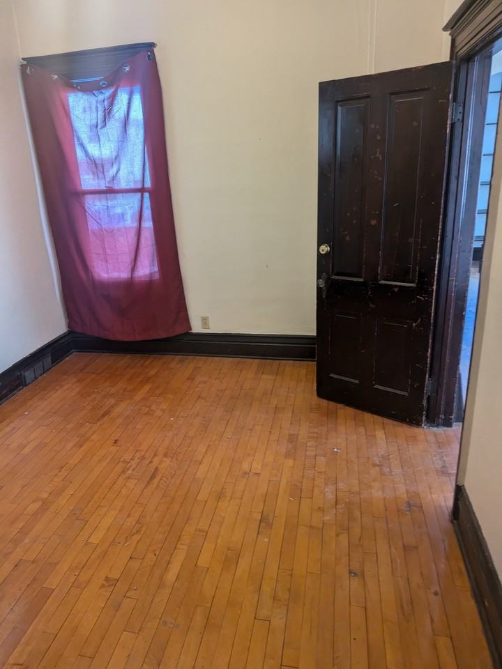 717 Scott Ave - Photo 2 of 18