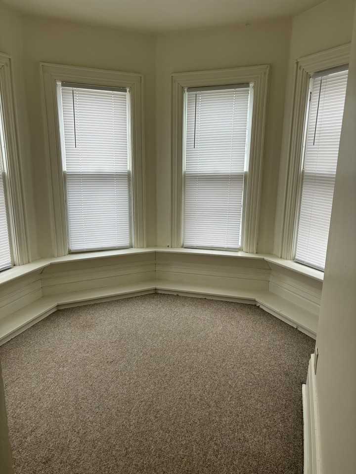 717 Scott Ave - Photo 4 of 18