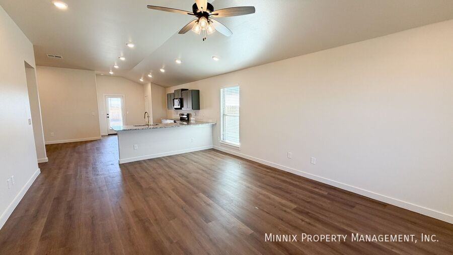 2170 Langford Ave - Photo 4 of 21