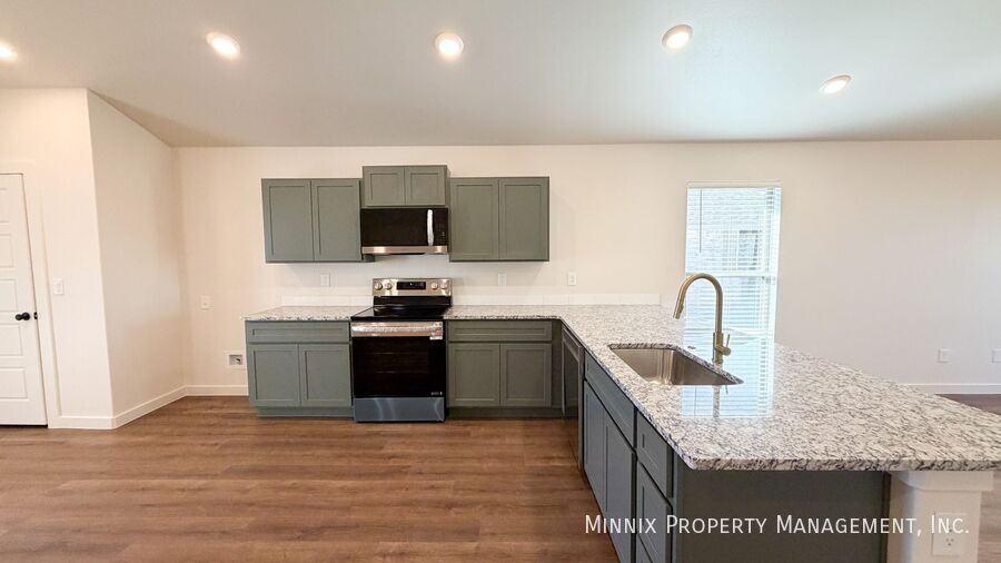 2170 Langford Ave - Photo 5 of 21