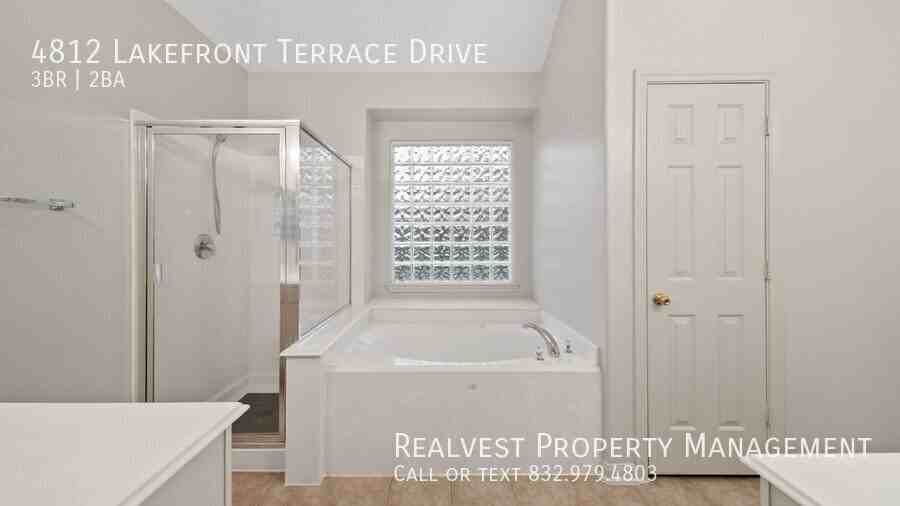 4812 Lakefront Terrace Dr - Photo 4 of 11