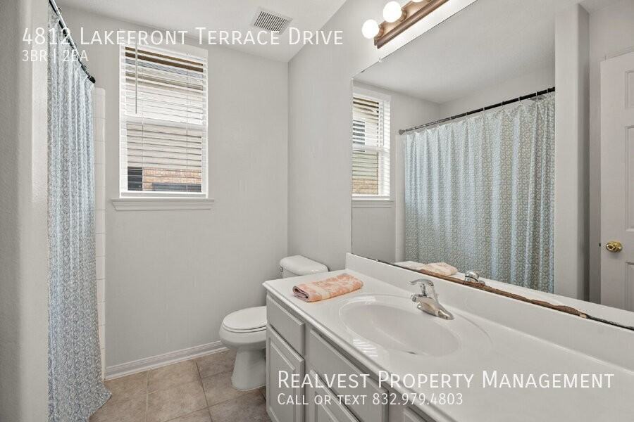 4812 Lakefront Terrace Dr - Photo 5 of 11