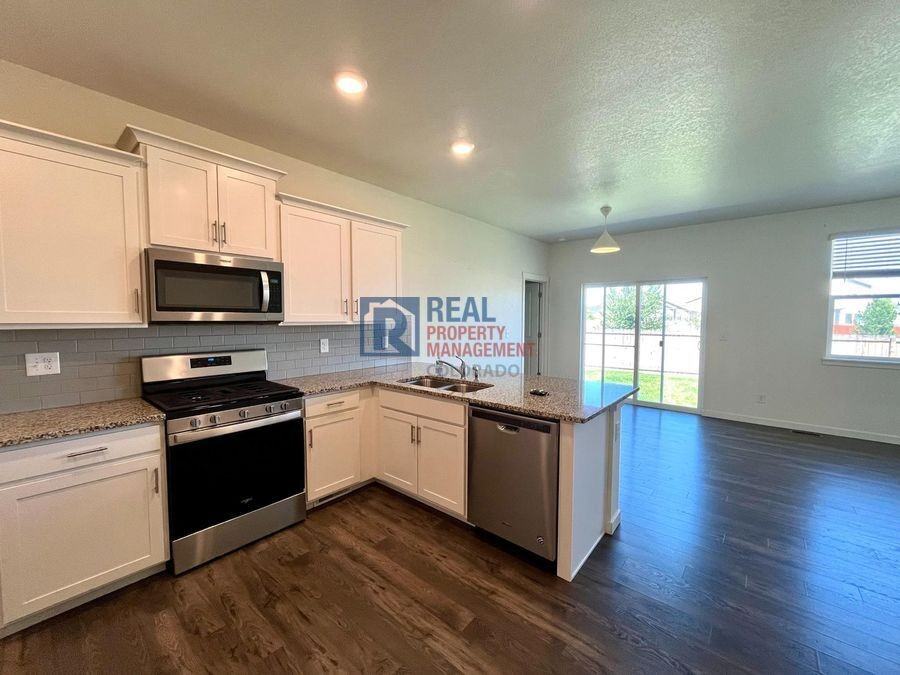 10176 Castor Dr - Photo 5 of 16