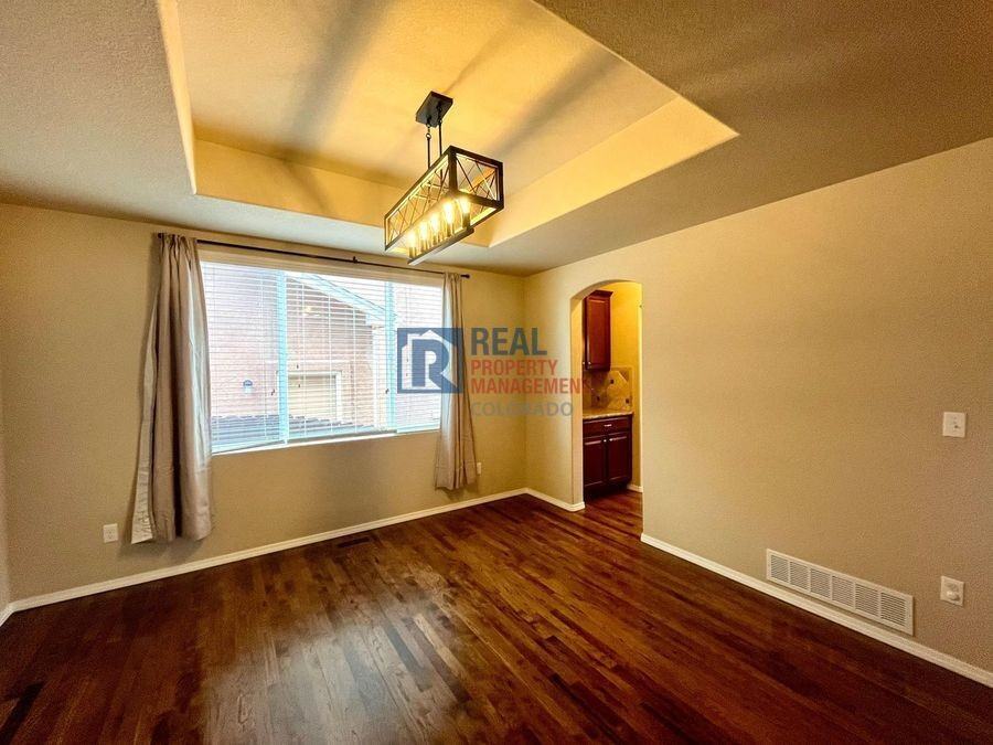 10776 Forest Creek Dr - Photo 2 of 47