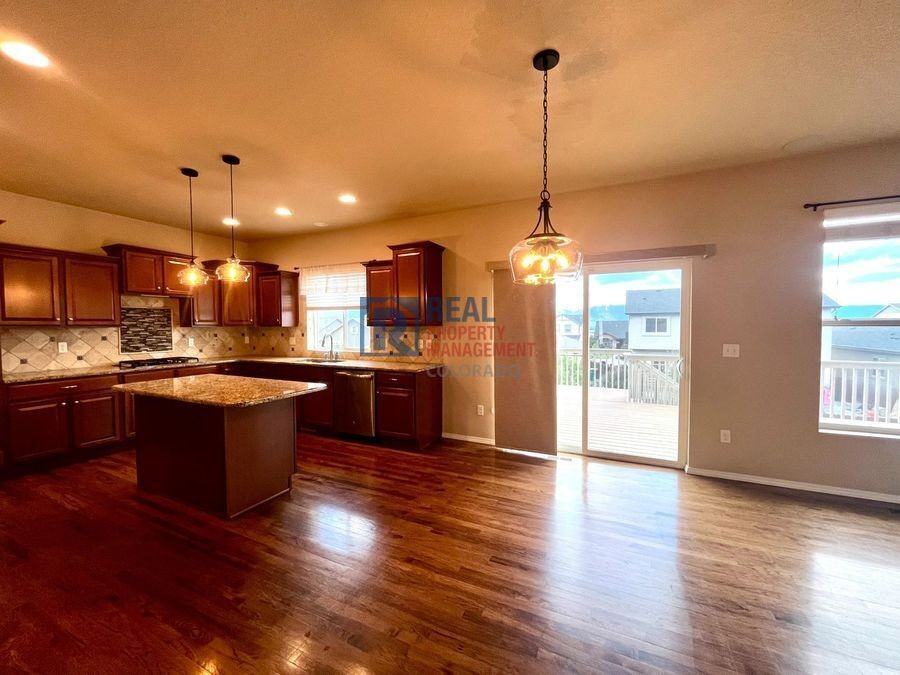 10776 Forest Creek Dr - Photo 7 of 47