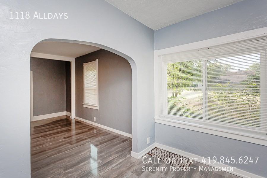 1118 Alldays Ave - Photo 4 of 24