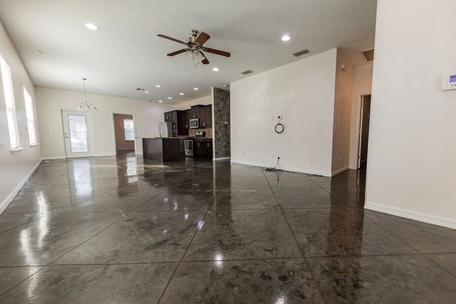 2905 Whispering Trails Dr - Photo 2 of 11