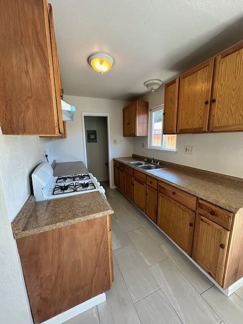 1120 School St - Photo 5 of 9