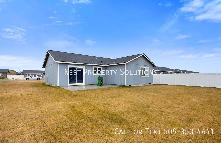 935 E Mt Adams St - Photo 7 of 7