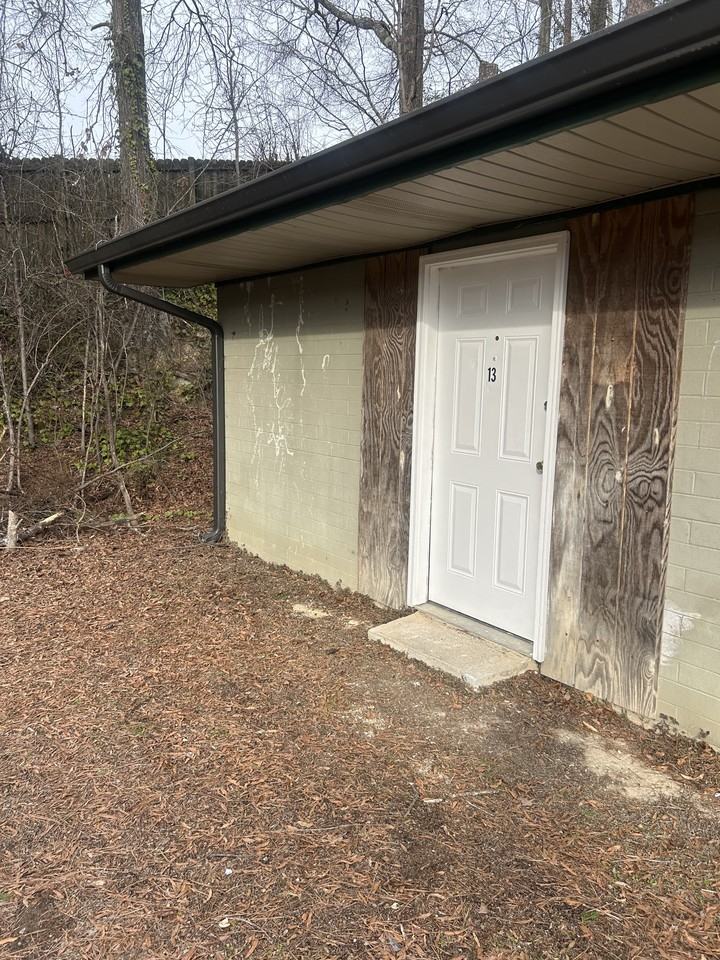 900 Vernon AvenueApartment 13 #R13 - Photo 5 of 27