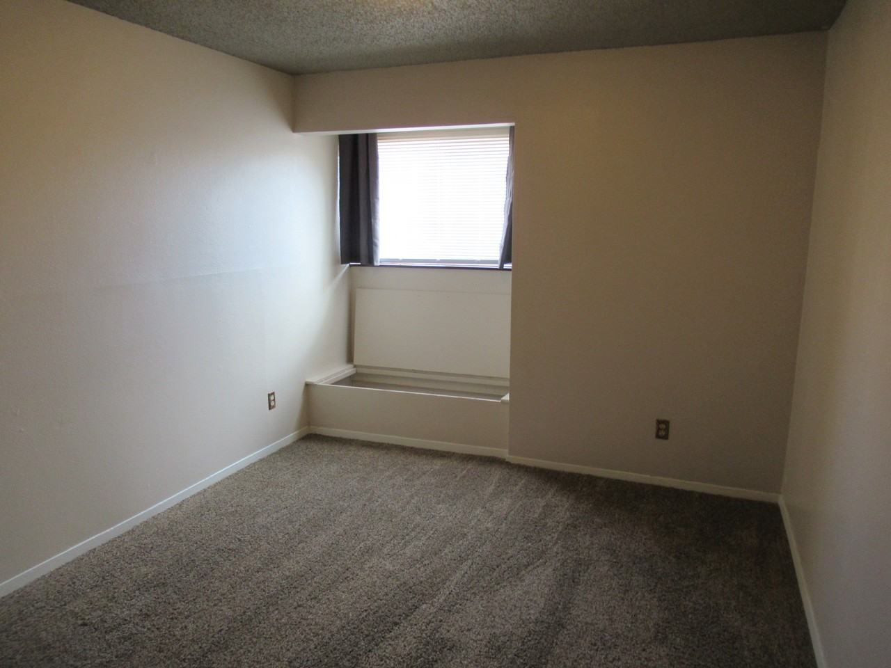 980 Holli Springs Ln #B - Photo 6 of 11