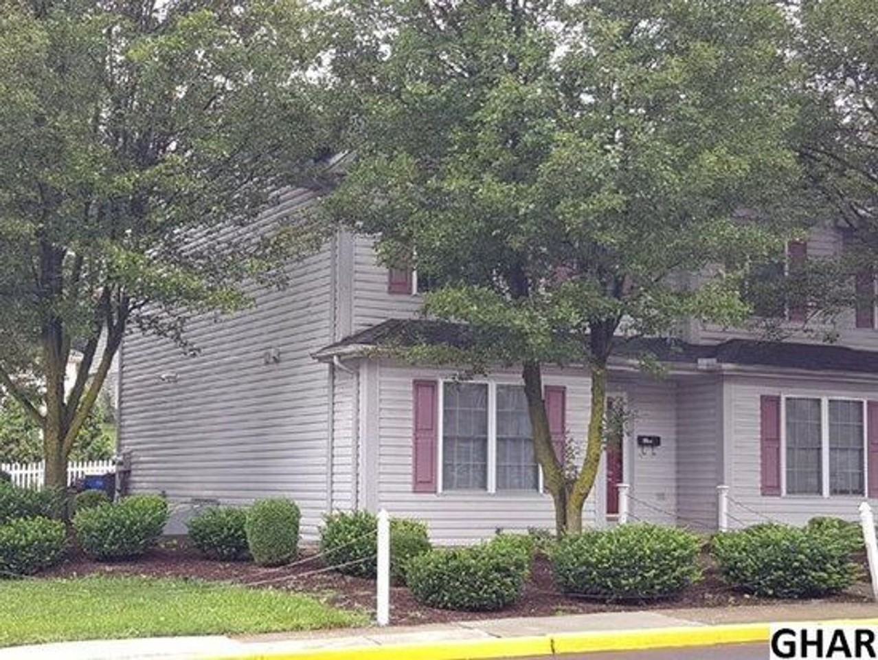 626 E Main St - Photo 3 of 34